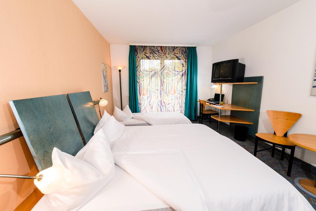 Schnelldorf Hotel Residenz חדר תמונה